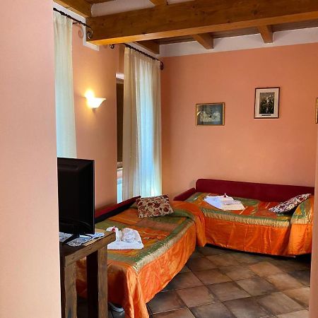 Borgo Delle Panie Bed & Breakfast Careggine ภายนอก รูปภาพ