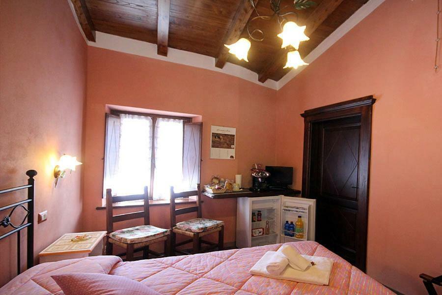 Borgo Delle Panie Bed & Breakfast Careggine ภายนอก รูปภาพ